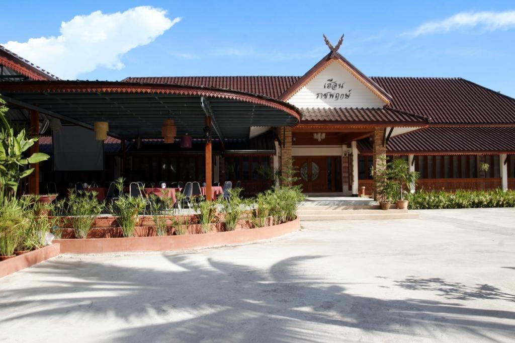 Ratchaphruek 2007 Hotel Chom Thong Εξωτερικό φωτογραφία
