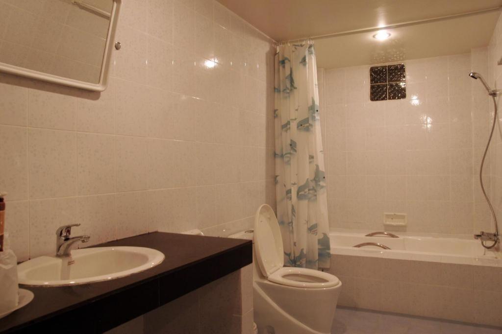 Ratchaphruek 2007 Hotel Chom Thong Εξωτερικό φωτογραφία